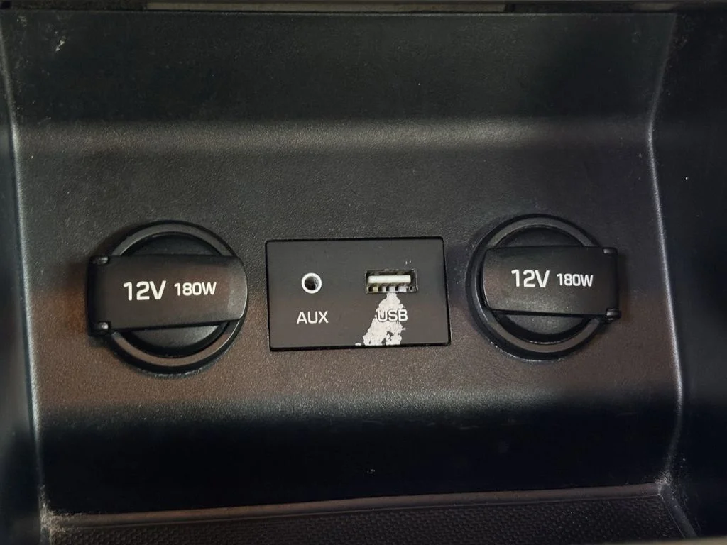 Used 2020 Red Hyundai SE image 33