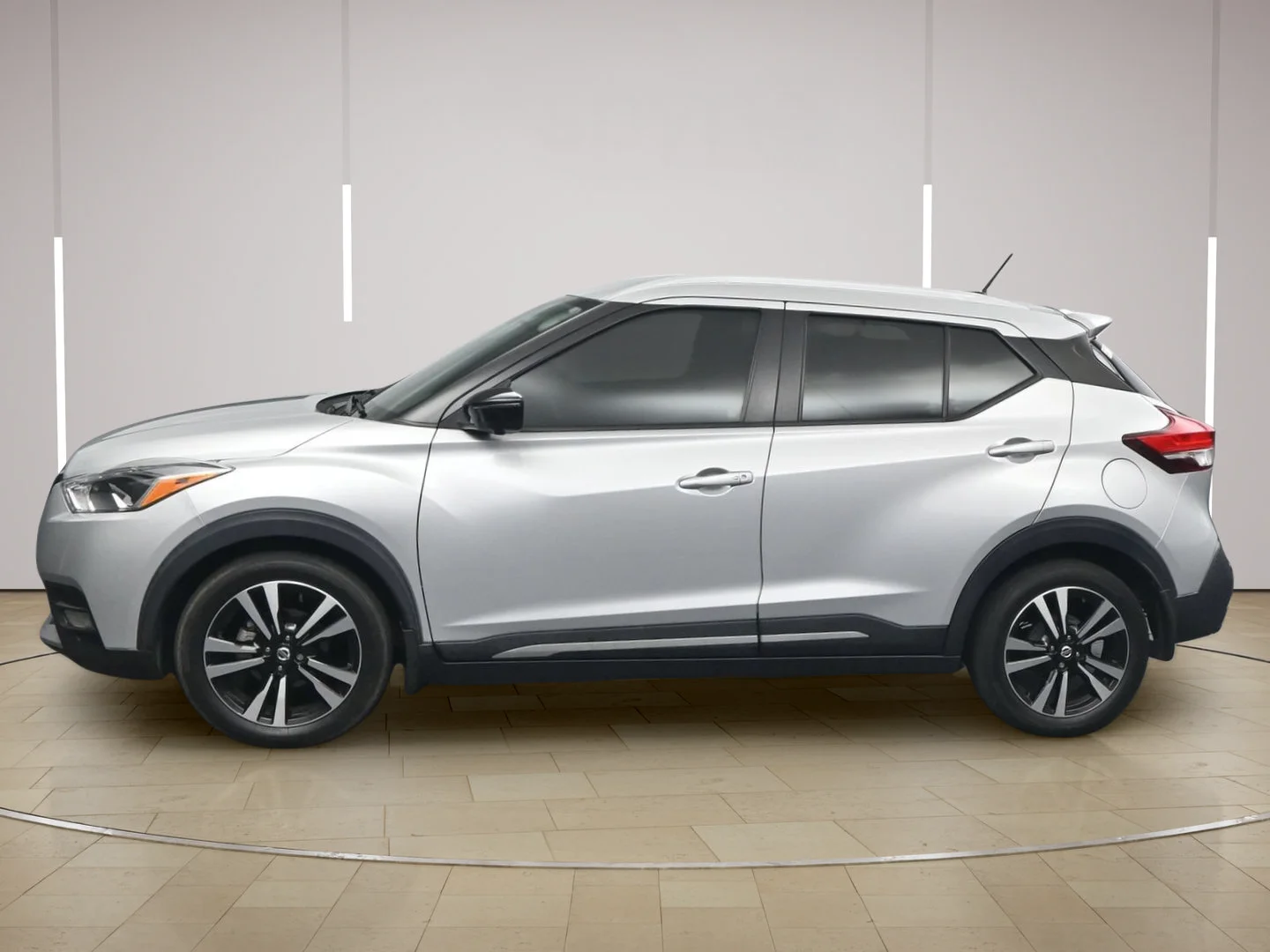 Certified Used 2020 Brilliant Silver Metallic Nissan SR image 4