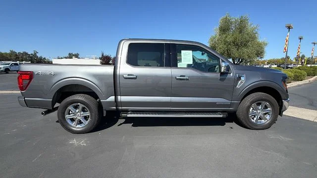 Used 2025 Gray Ford XLT image 3