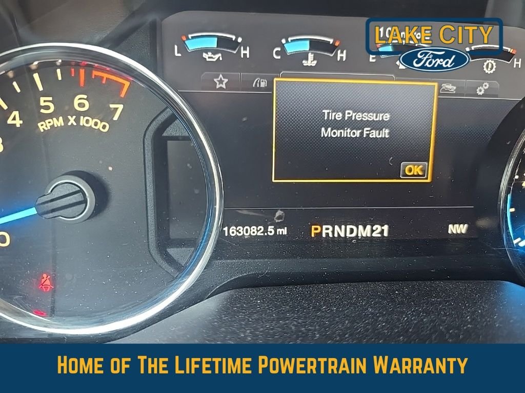 Used 2015 Red Ford Lariat image 7
