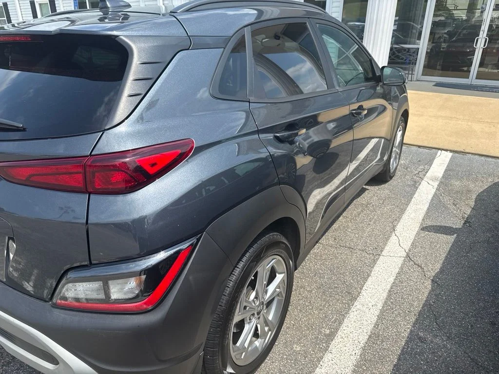 Used 2022 Gray Hyundai SEL image 4