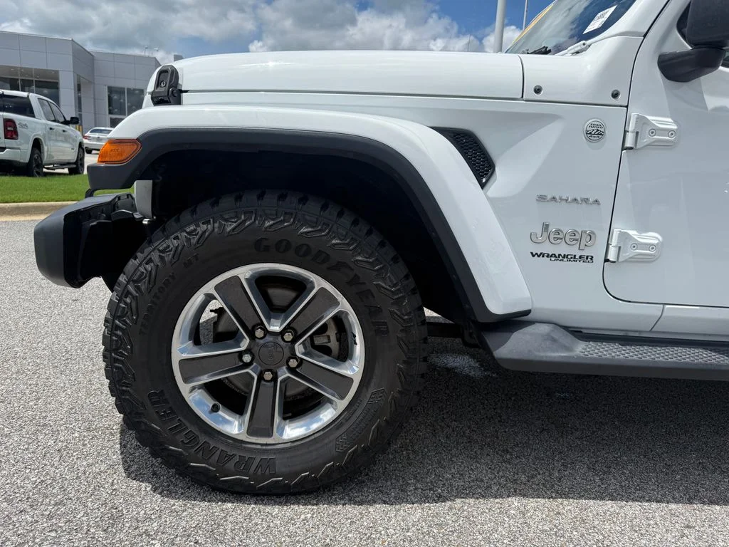 Used 2020 White Jeep Unlimited Sahara image 23