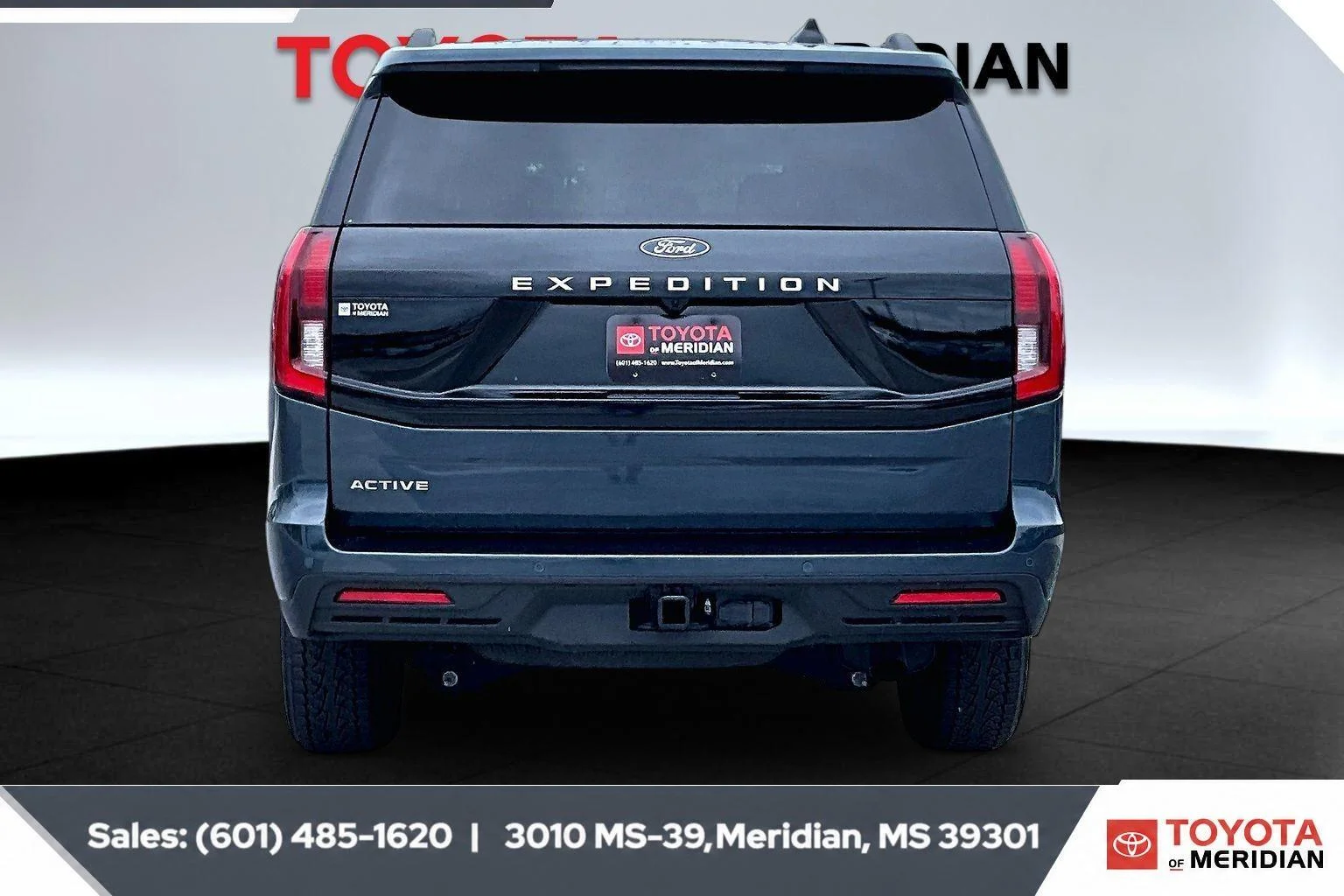 Used 2025 Stone Blue Ford Active image 4