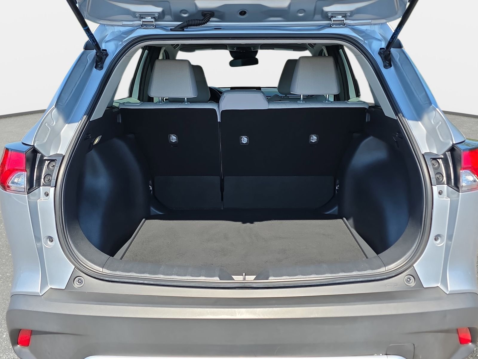 Used 2024 Silver Toyota L image 12
