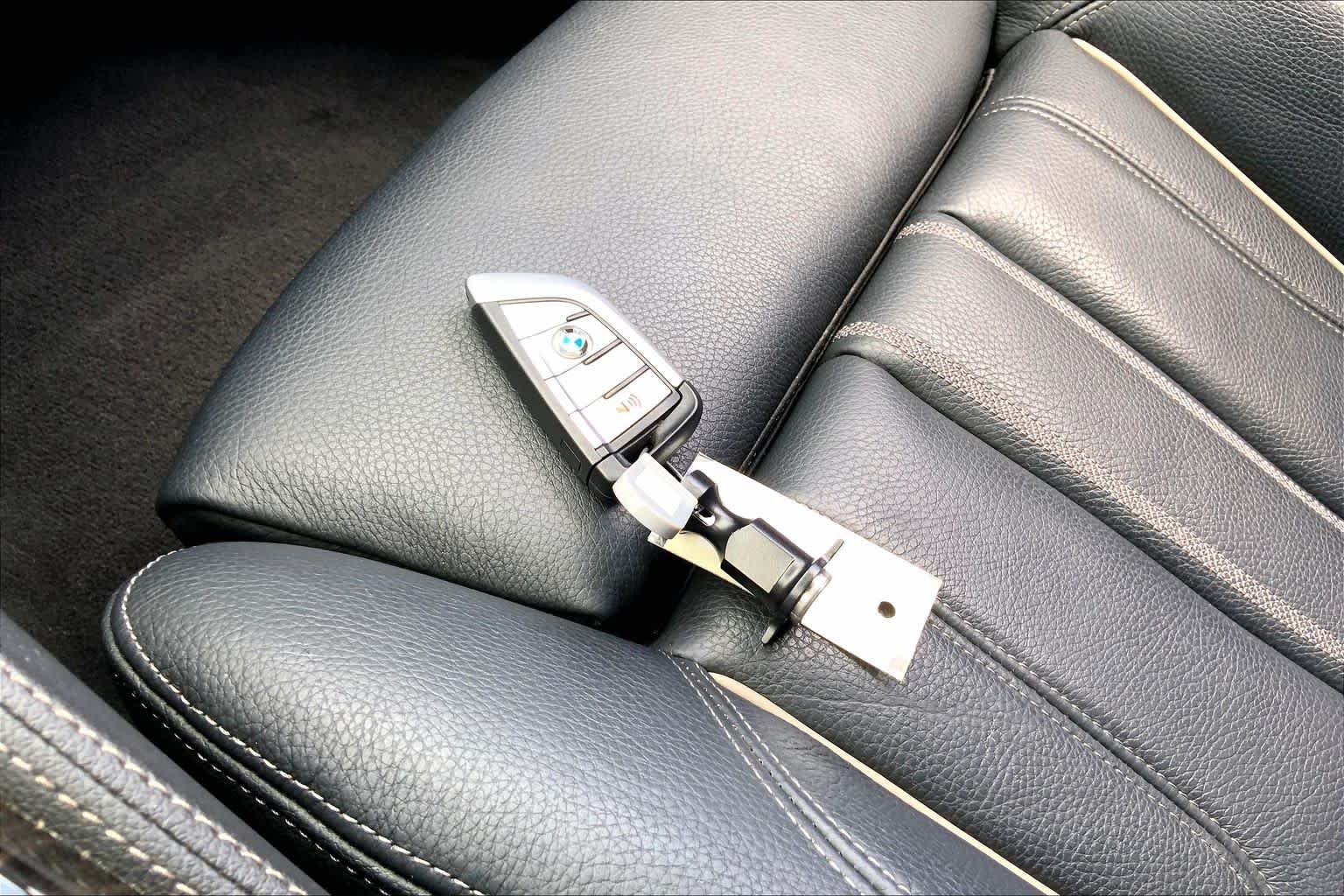 Used 2018 Mineral White Metallic BMW 540i image 14