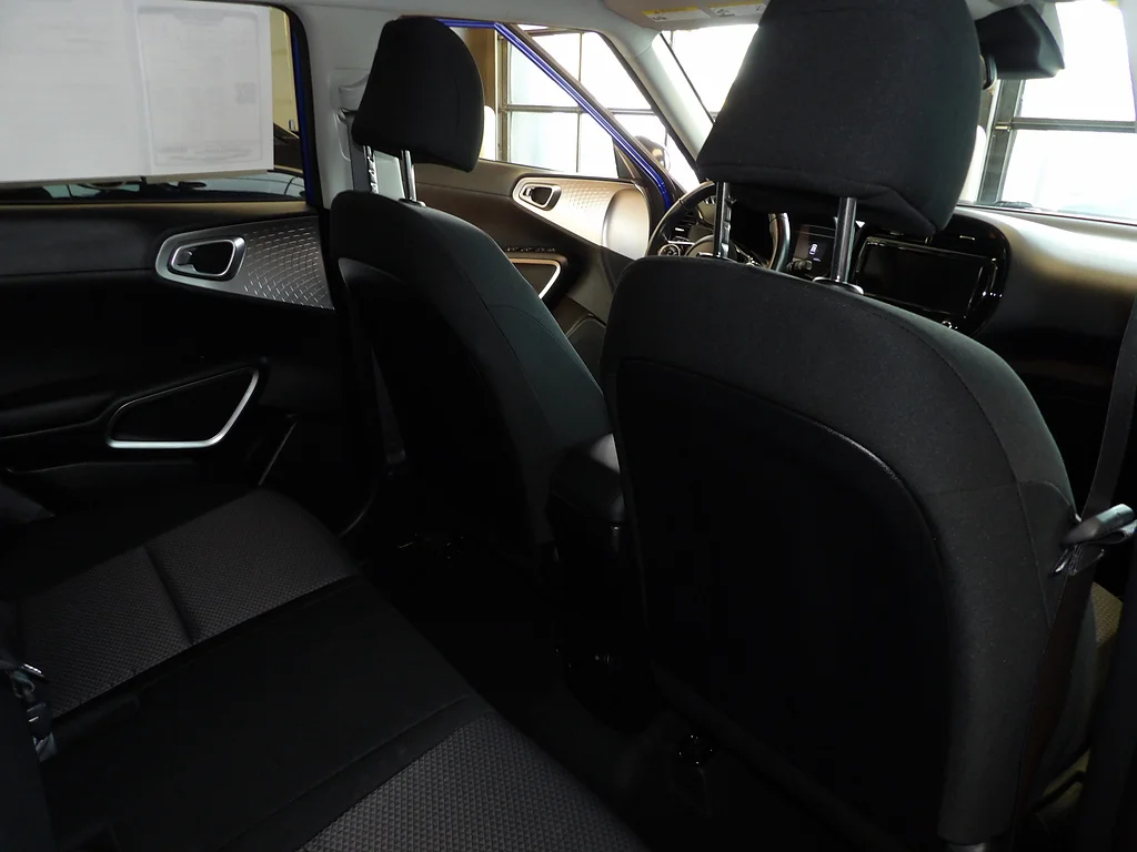 Used 2022 Neptune Blue/Cherry Black Kia X-Line image 16