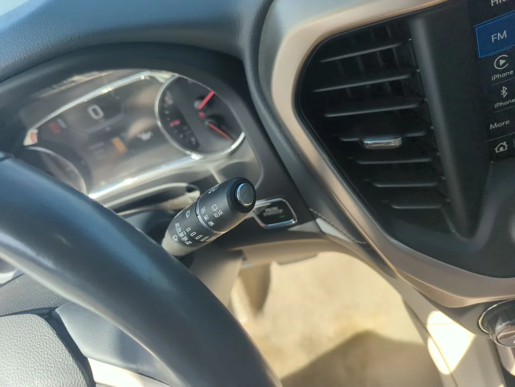 Used 2021 White GMC Denali image 24