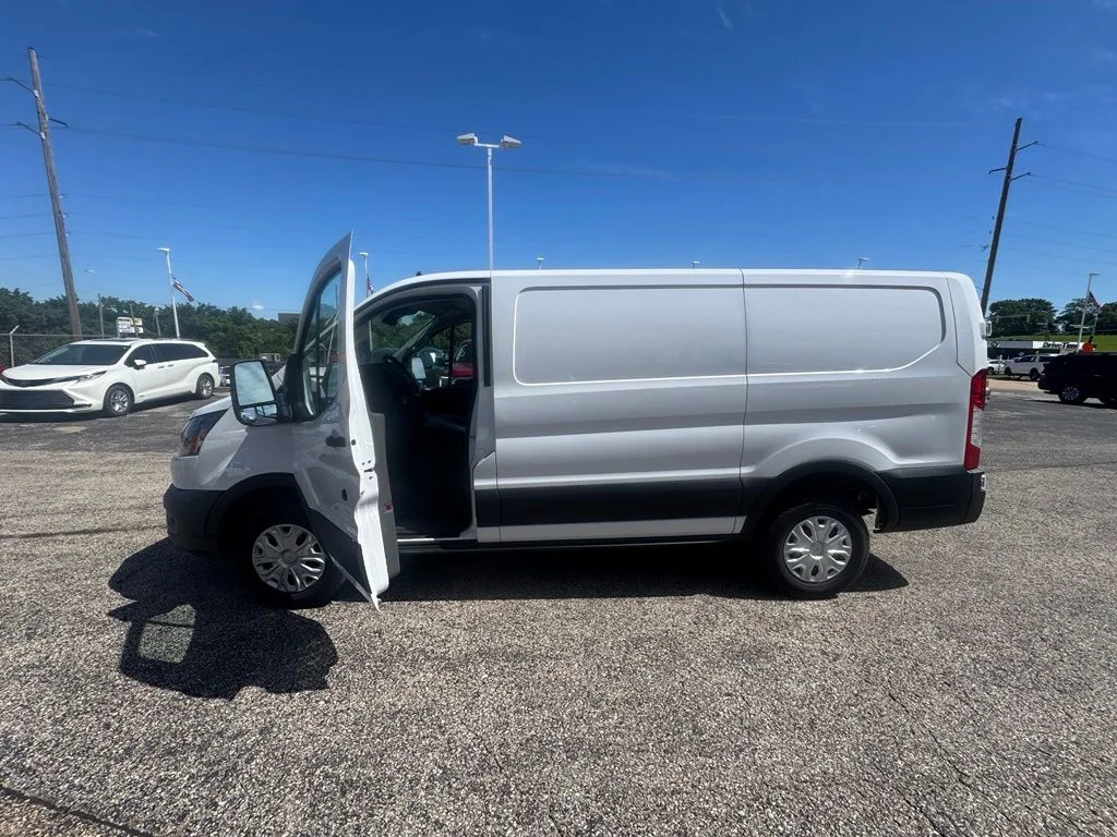 Certified Used 2024 Oxford White Ford Base image 4
