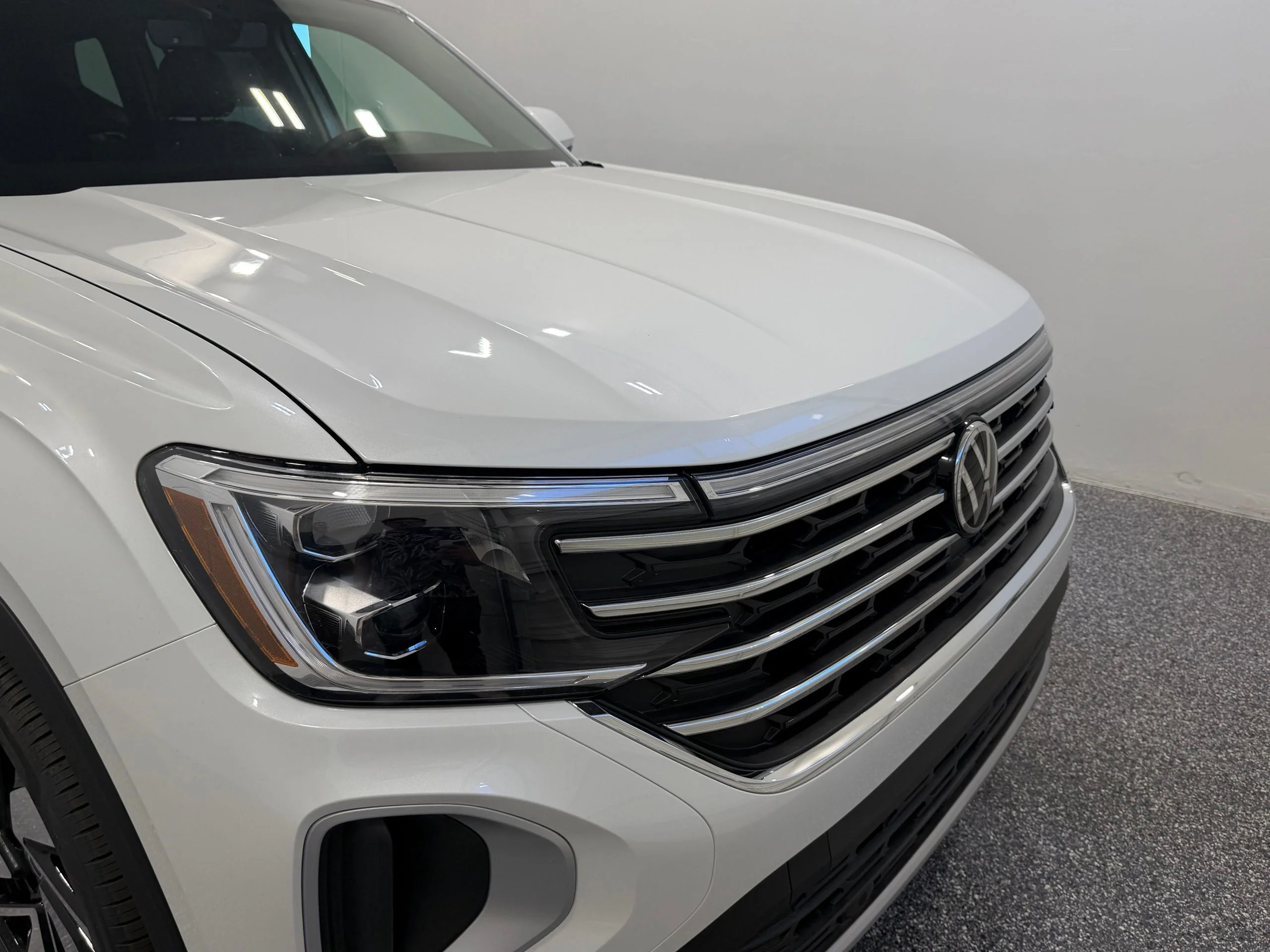 New 2026 White Volkswagen 2.0T SE w/Technology image 18
