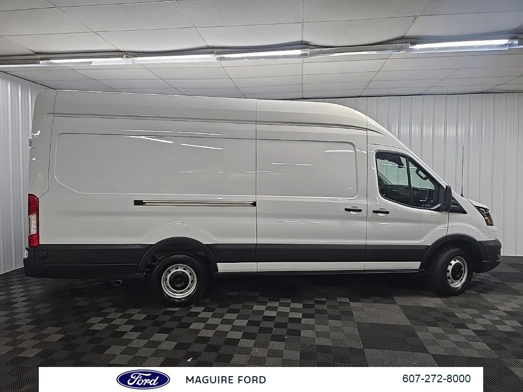 Used 2025 White Ford Base image 2
