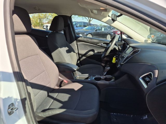 Used 2017 White Chevrolet LT image 28