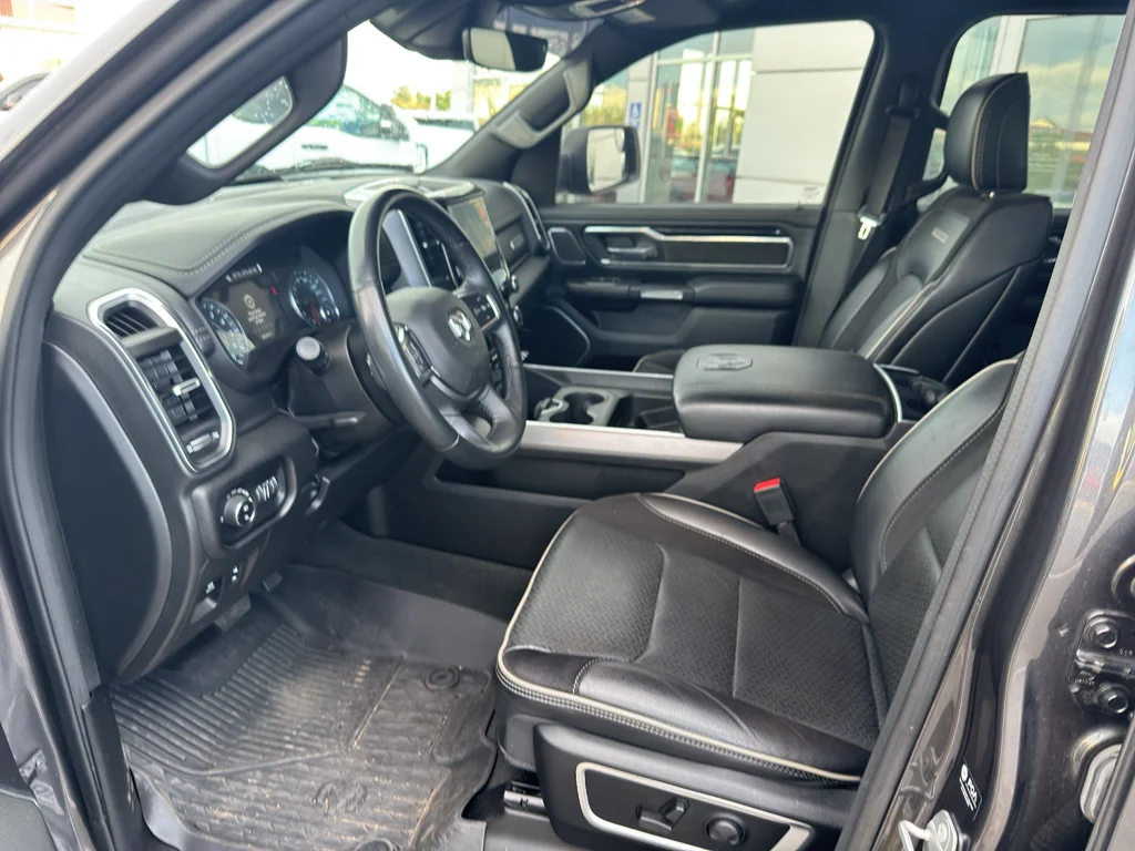Used 2022 Granite Crystal Metallic Clearcoat Ram Laramie image 18