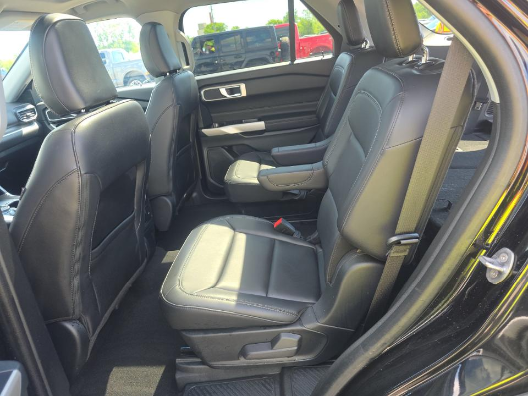Used 2024 Black Ford XLT image 4
