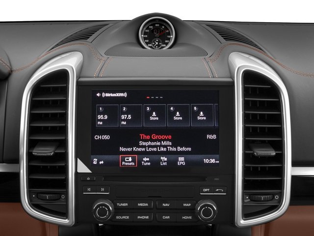 Used 2017  Porsche  image 11