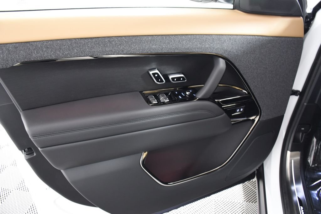 New 2026 Fuji White Land Rover Dynamic SE image 14