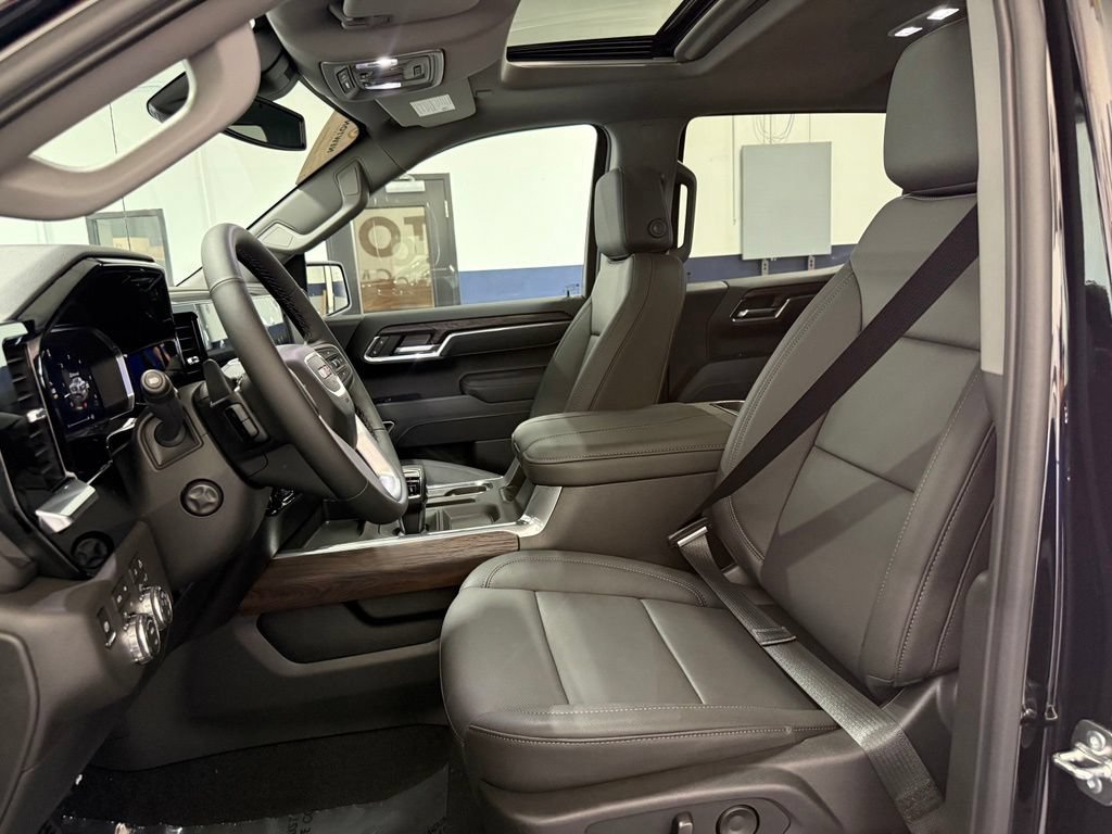 New 2026 Onyx Black GMC SLT image 4