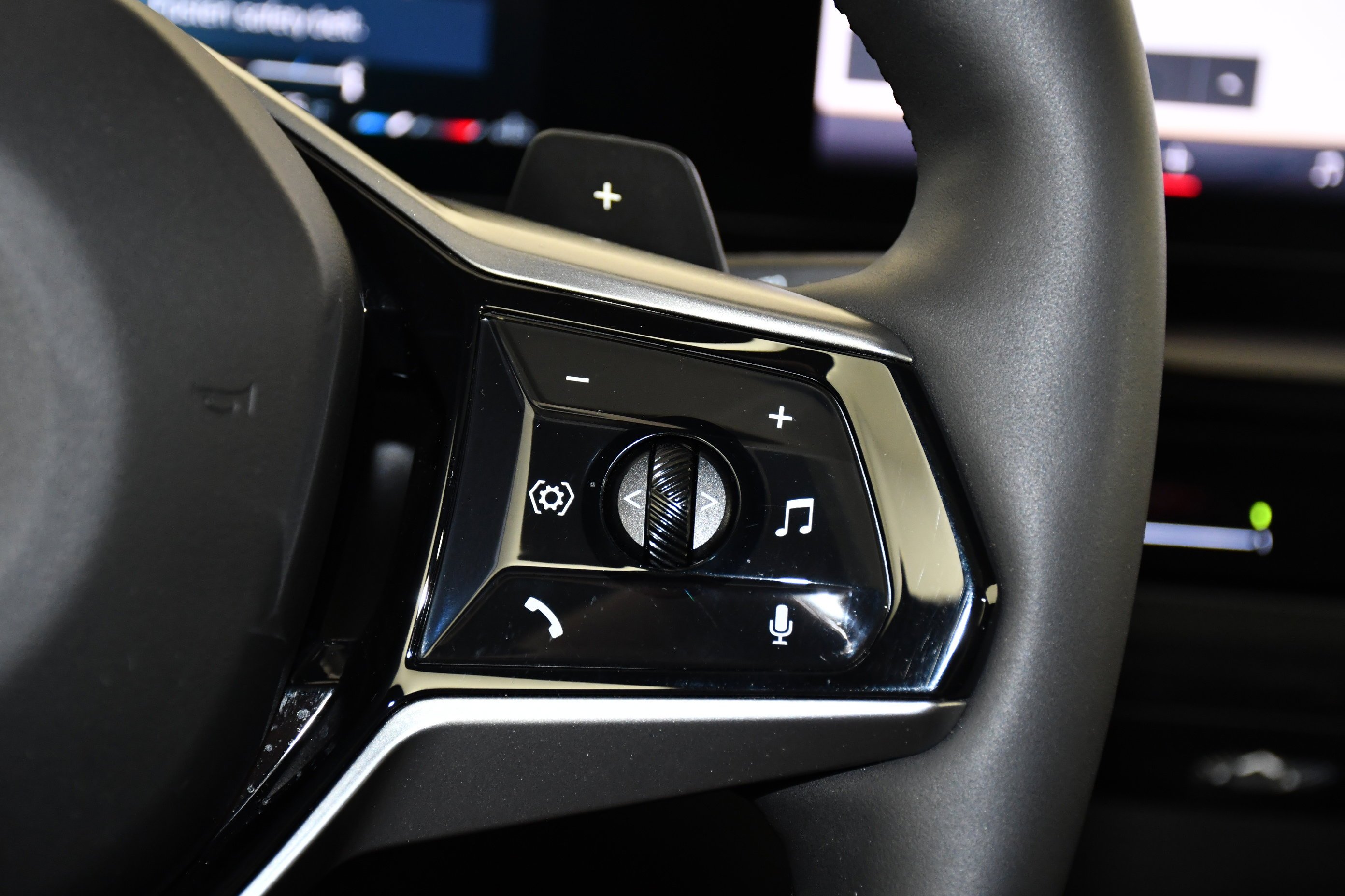 2025 BMW 5 Series 530i - Photo 21