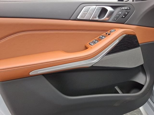 New 2027 Brooklyn Grey Metallic BMW xDrive40i image 10