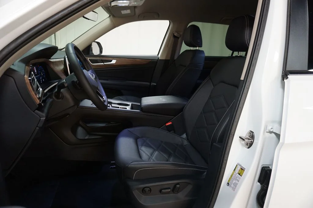 New 2026 Opal White Volkswagen 2.0T SE image 10