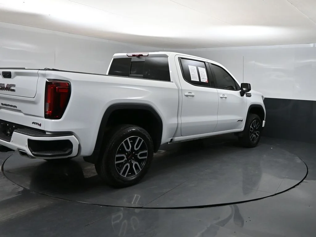 Used 2025 White GMC AT4 image 2