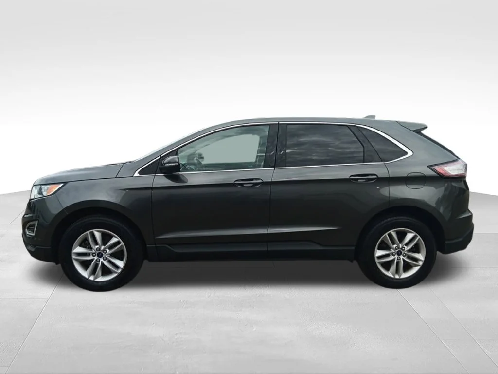 Used 2017 Magnetic Ford SEL image 7
