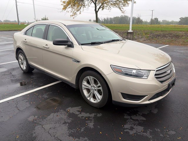 Used 2017 White Gold Metallic Ford SE image 6