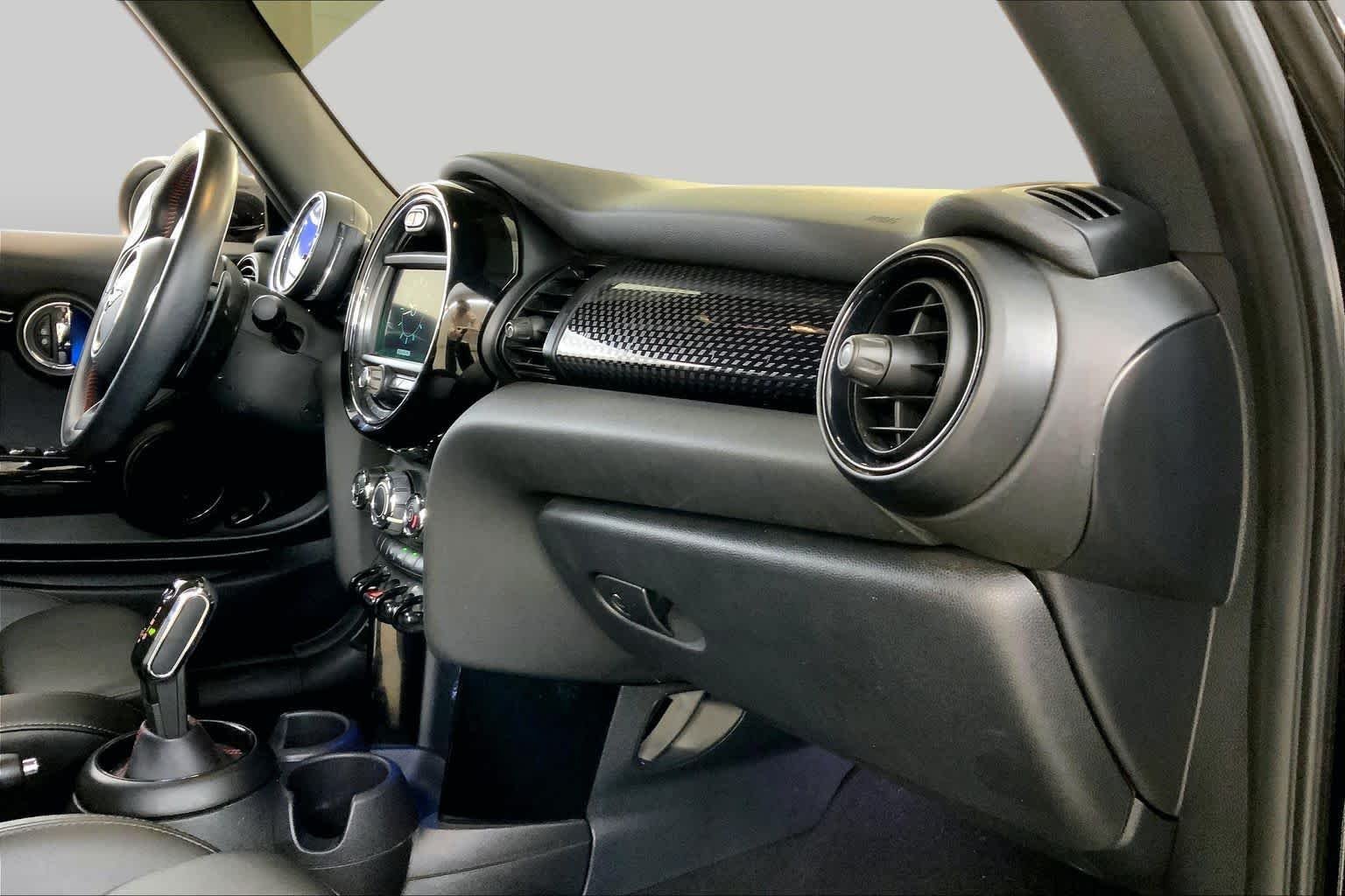 Used 2021 Midnight Black Metallic MINI Cooper S image 18