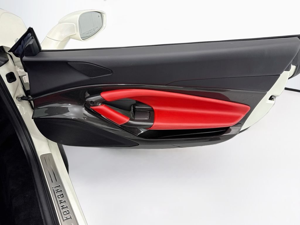 2021 Ferrari F8 Base - Photo 30