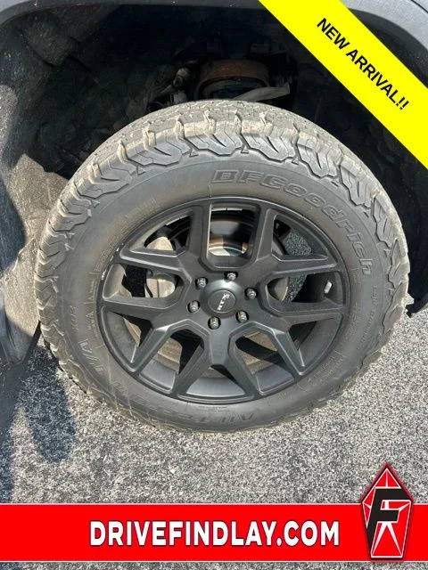 Used 2020 Black GMC AT4 image 5