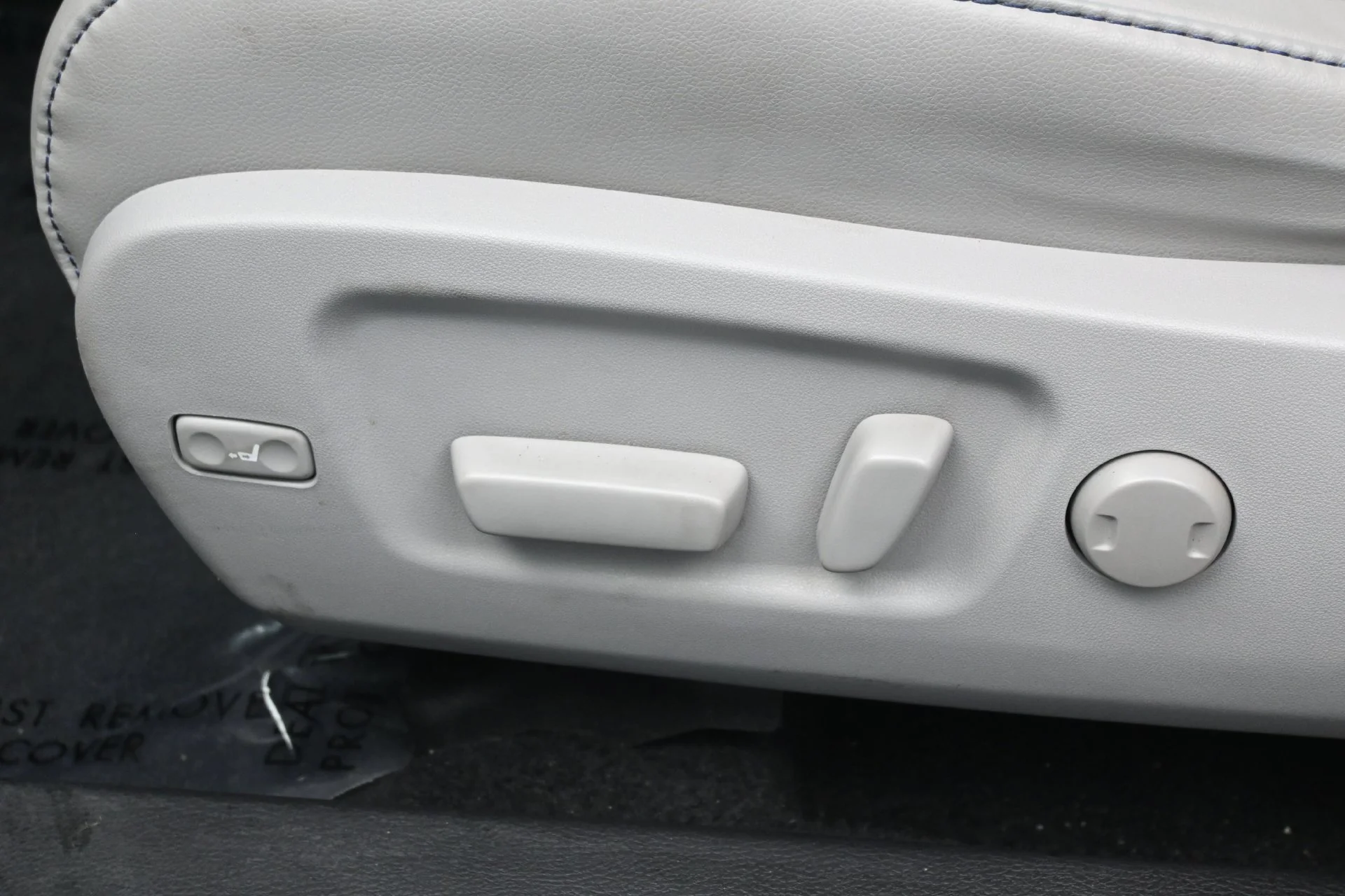 Used 2019  Toyota SE image 20