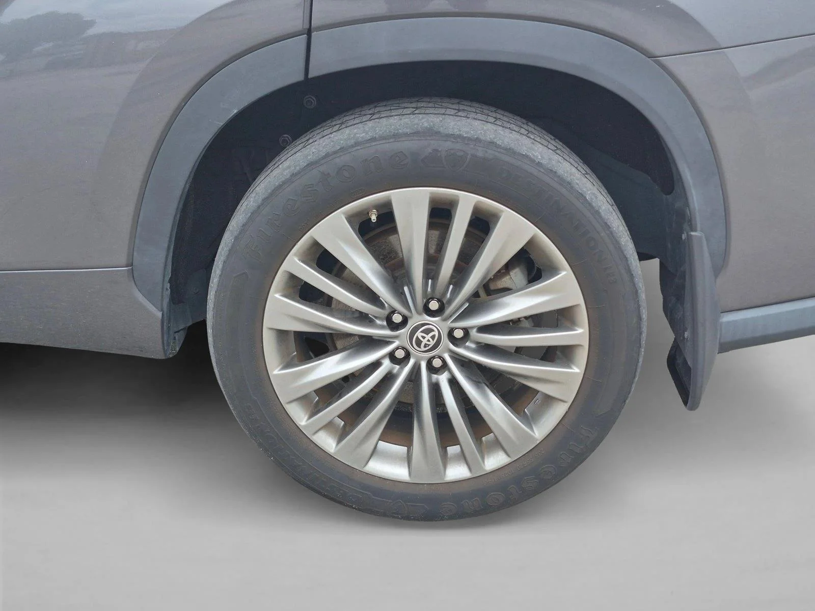 Used 2021 Magnetic Gray Metallic Toyota Platinum image 4