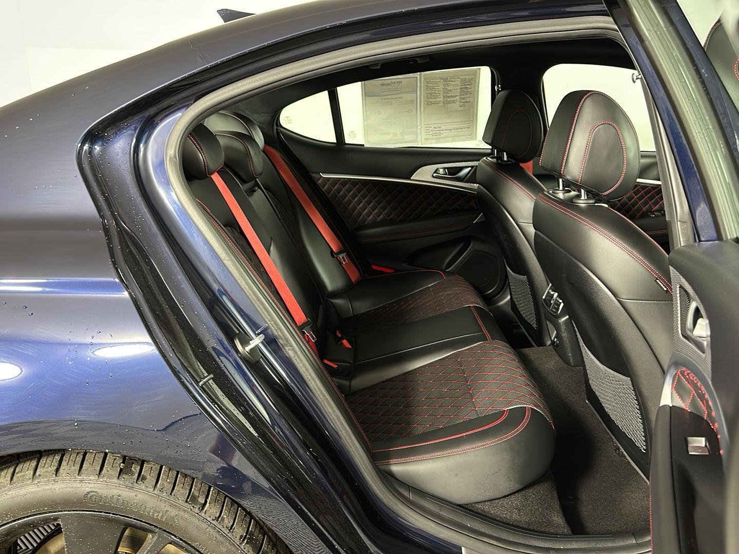 Used 2023 Capri Blue Genesis 3.3T image 30