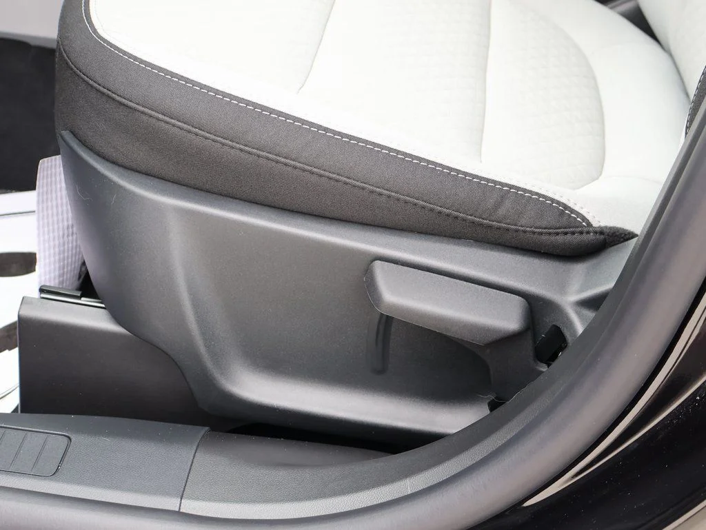 New 2026 Agate Black Metallic Ford Active® image 24