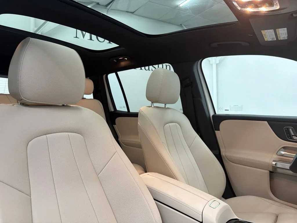 New 2026 White Mercedes-Benz GLB 250 image 28