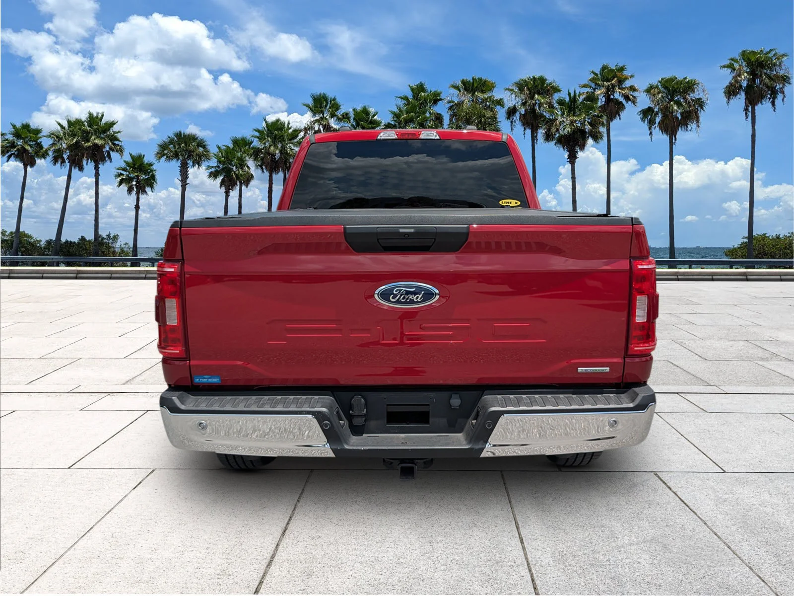 Certified Used 2022 Rapid Red Metallic Tinted Clearcoat Ford XLT image 8