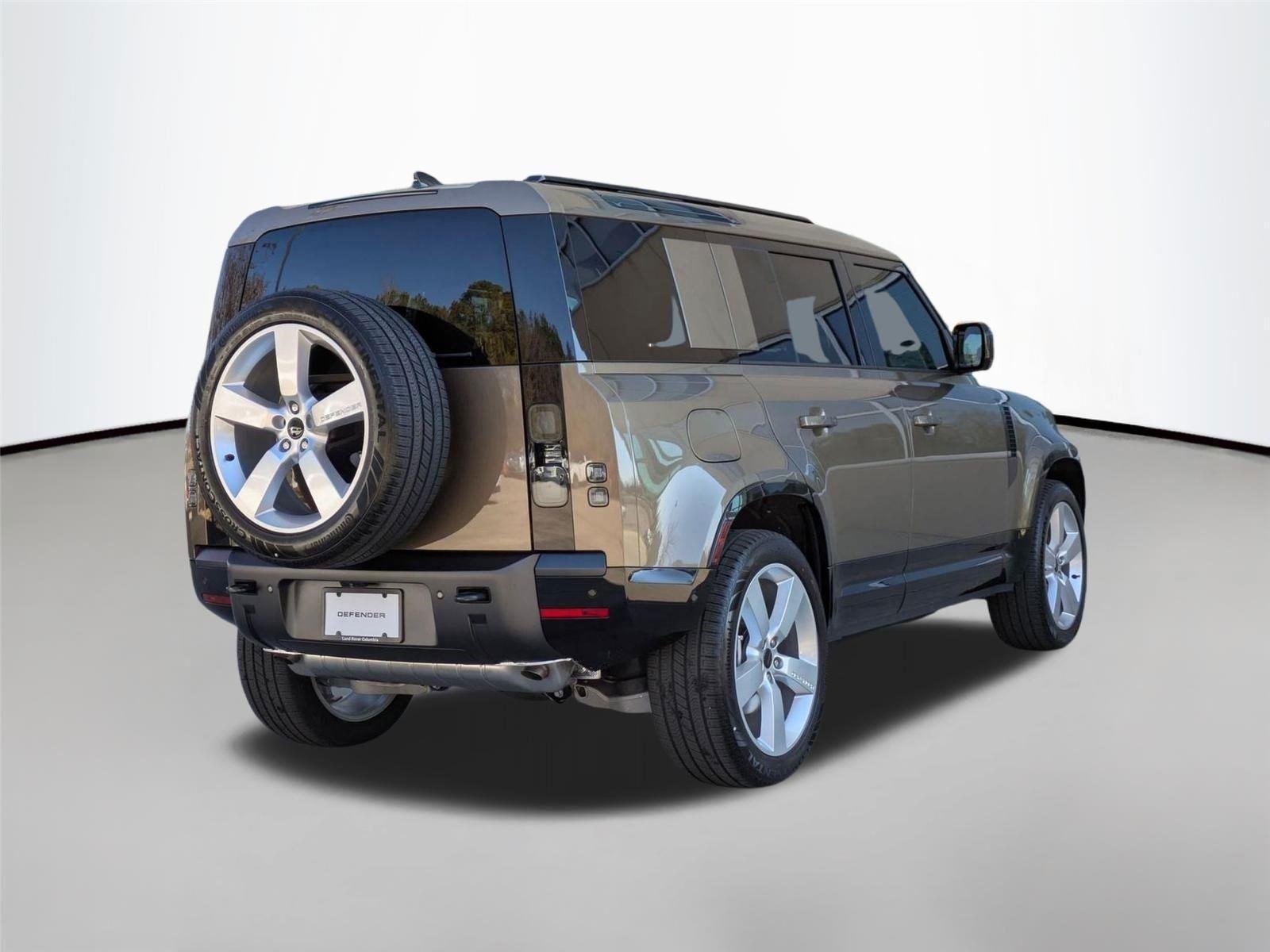 Used 2026 Gondwana Stone Metallic Land Rover X-Dynamic SE image 5