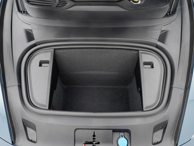 2025 Porsche Taycan GTS - Photo 31