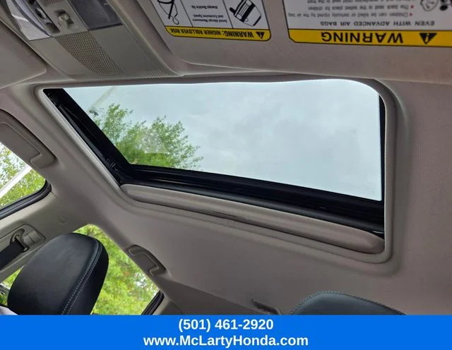 Used 2020 White Mitsubishi SE image 8