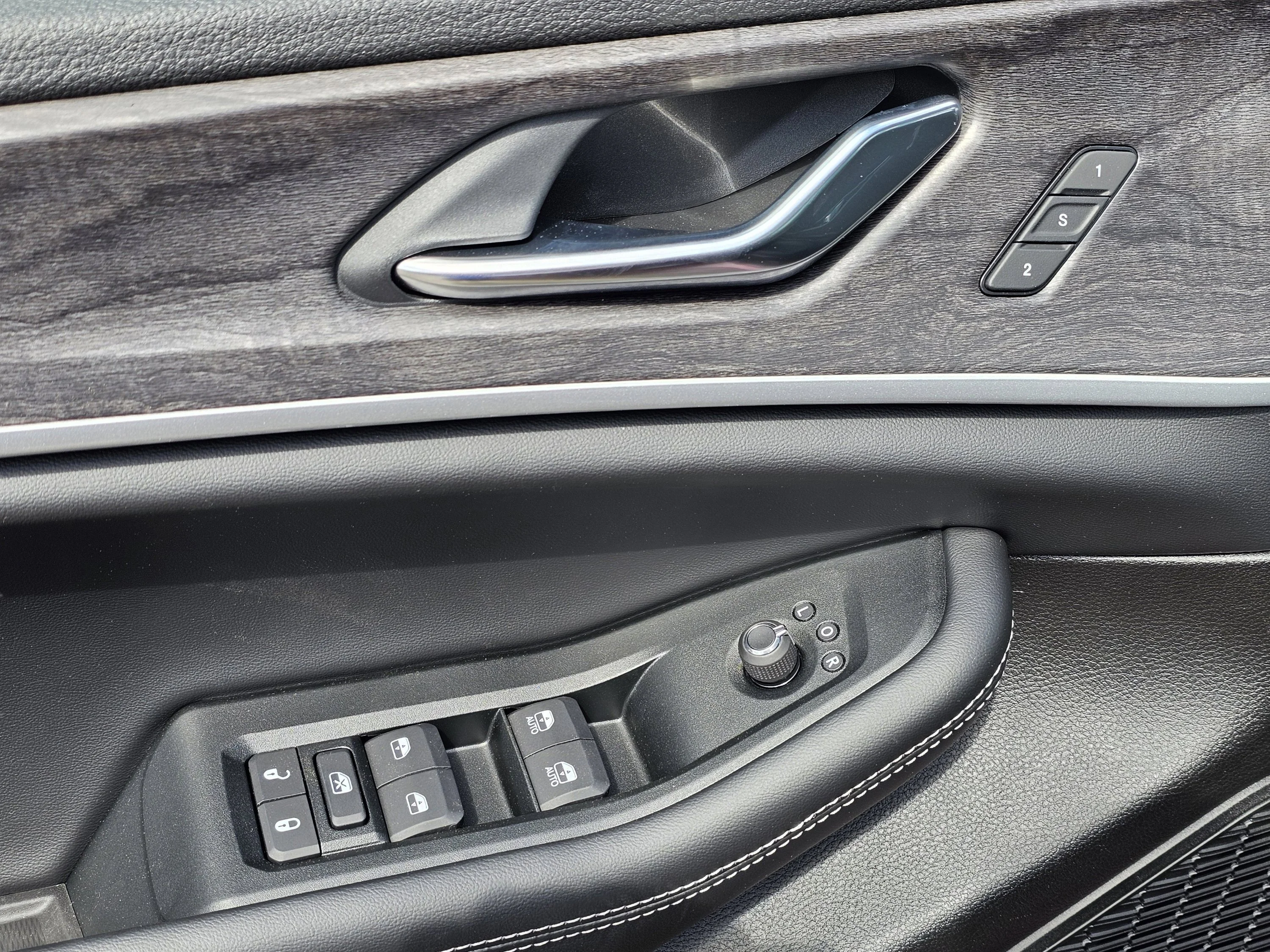 2025 Jeep Grand Cherokee Limited - Photo 16