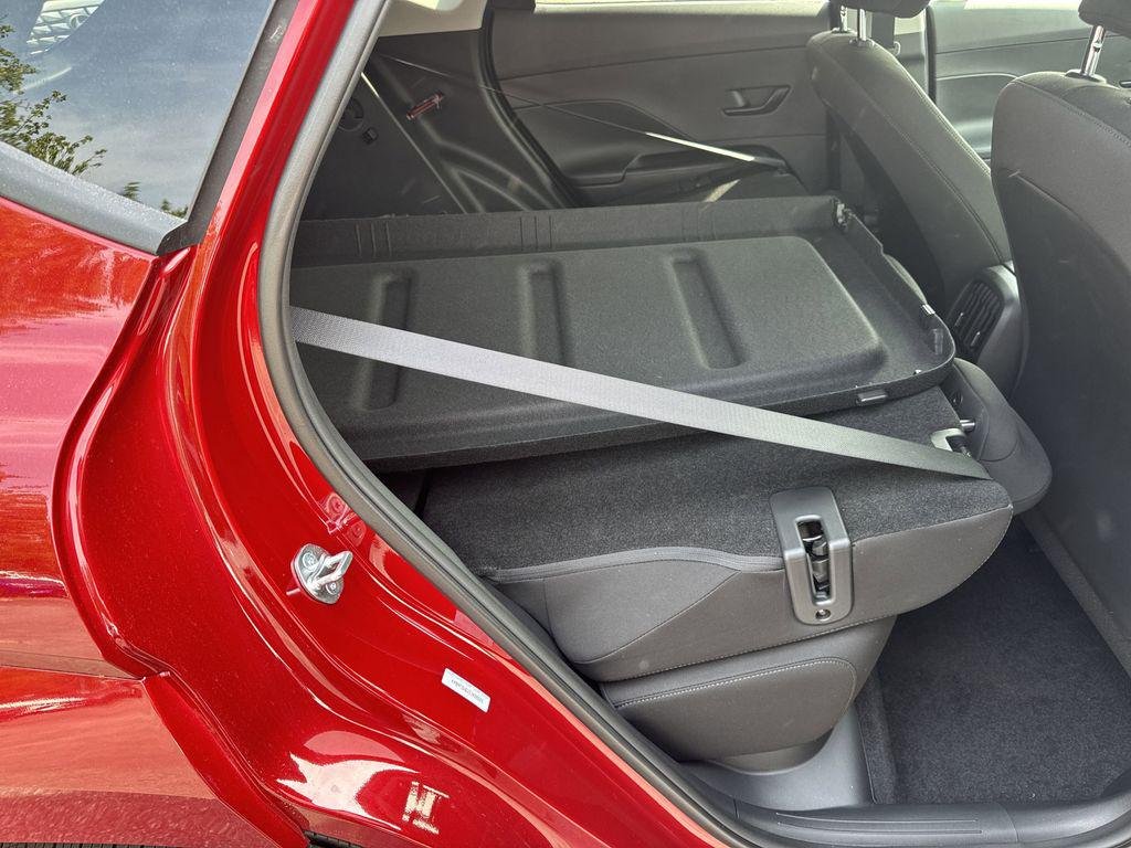 2025 Hyundai Kona EV SEL - Photo 15