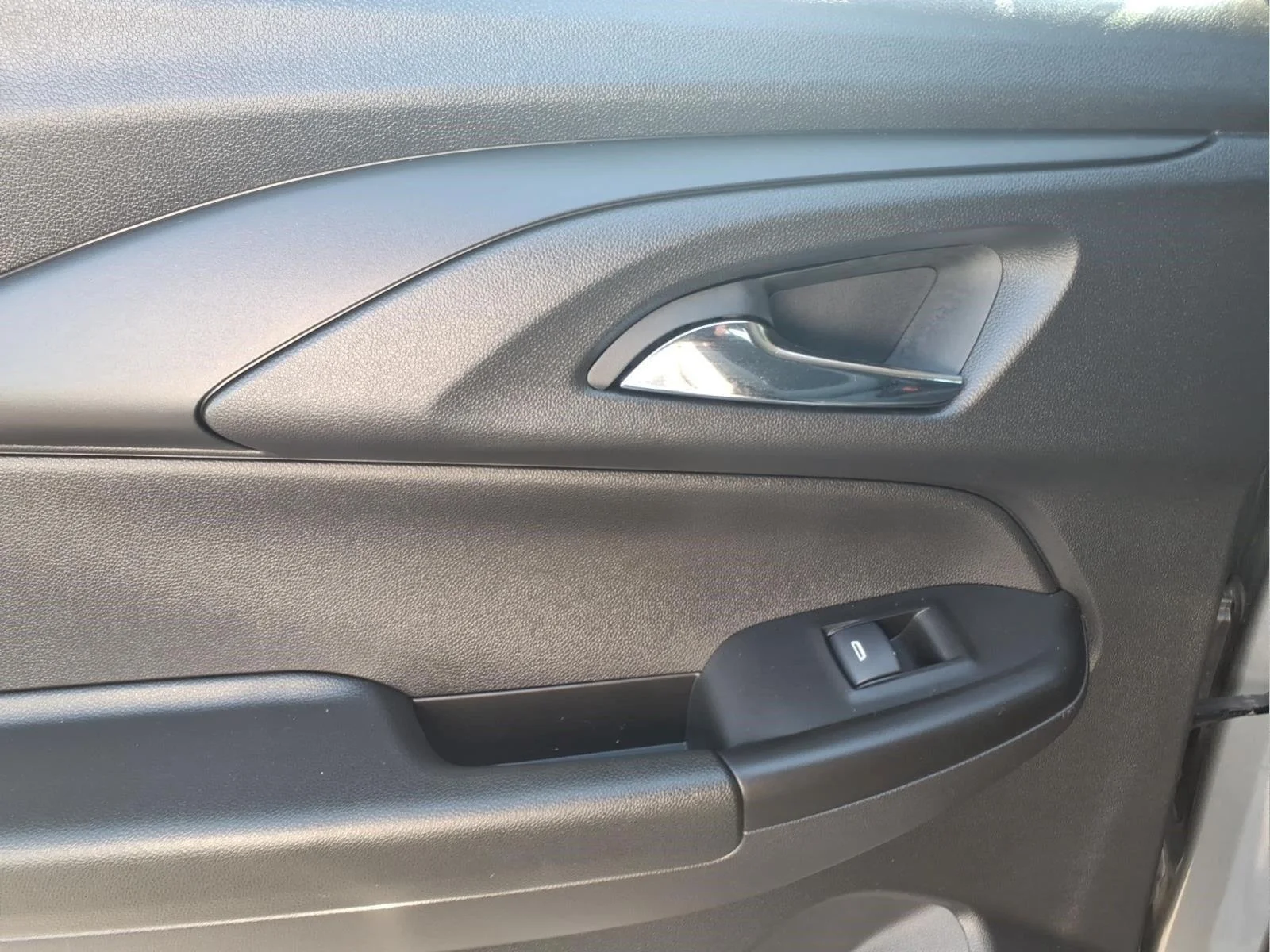 Used 2025 Sterling Gray Metallic Chevrolet LT image 12