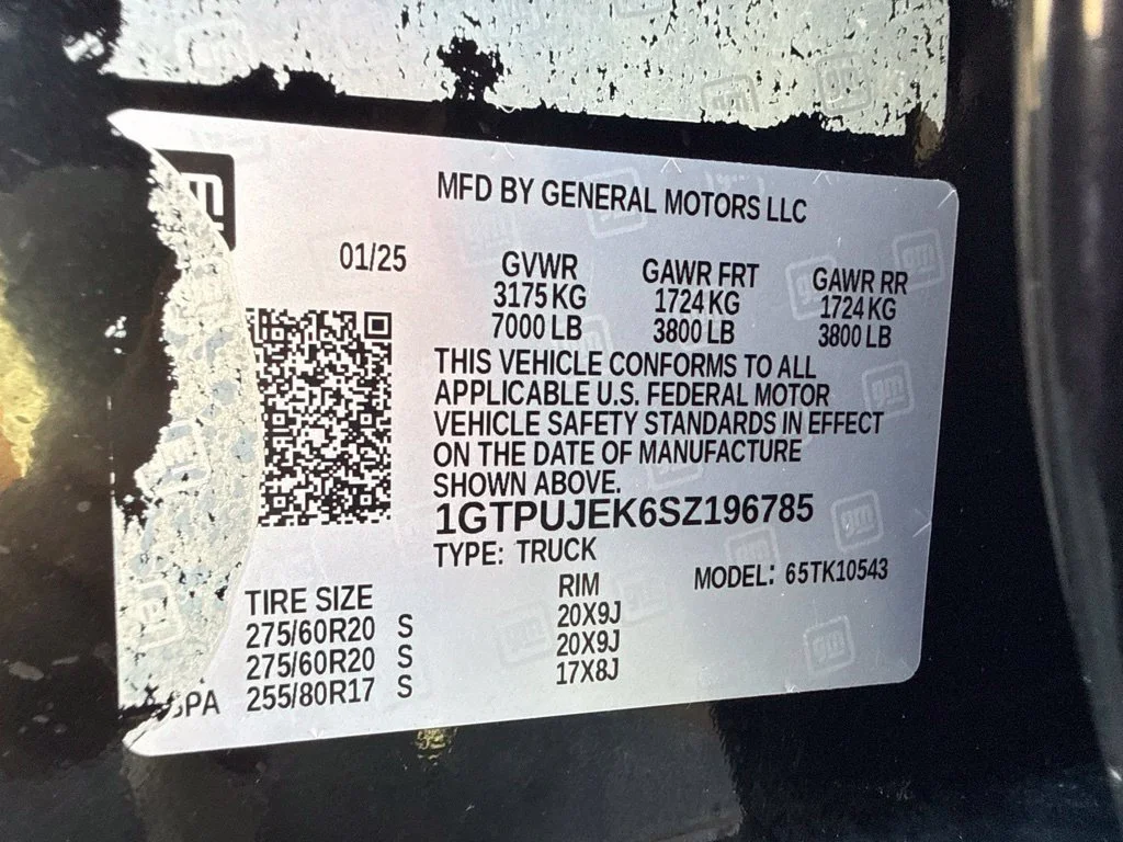 Used 2025 Onyx Black GMC Elevation image 41