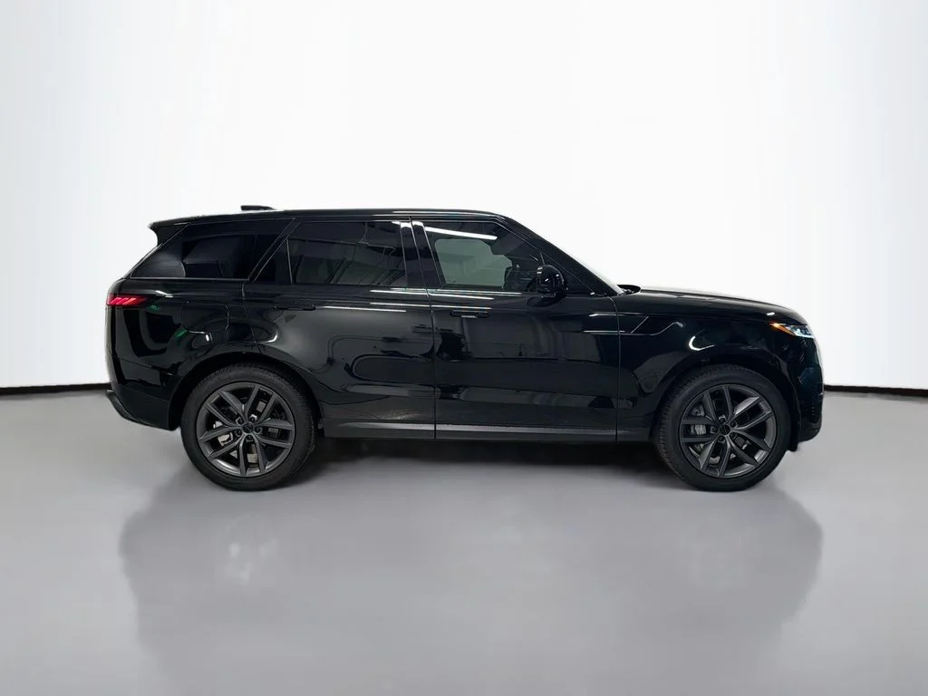Used 2026 Santorini Black Metallic Land Rover SE image 8