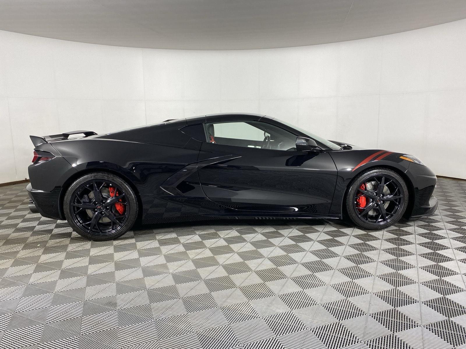 Used 2020 Black Chevrolet 2LT image 8