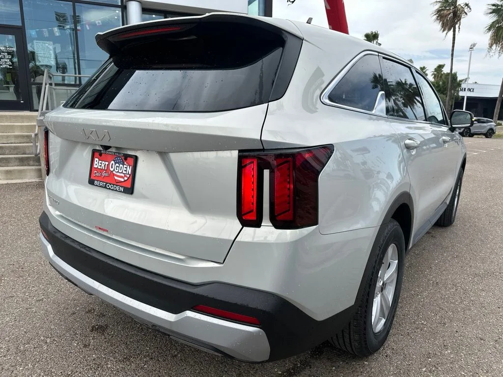 New 2026 White Kia LX image 5
