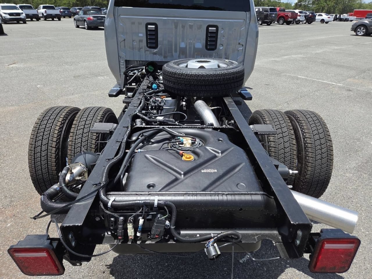 2026 GMC Sierra 3500 Chassis Cab SLE - Photo 18