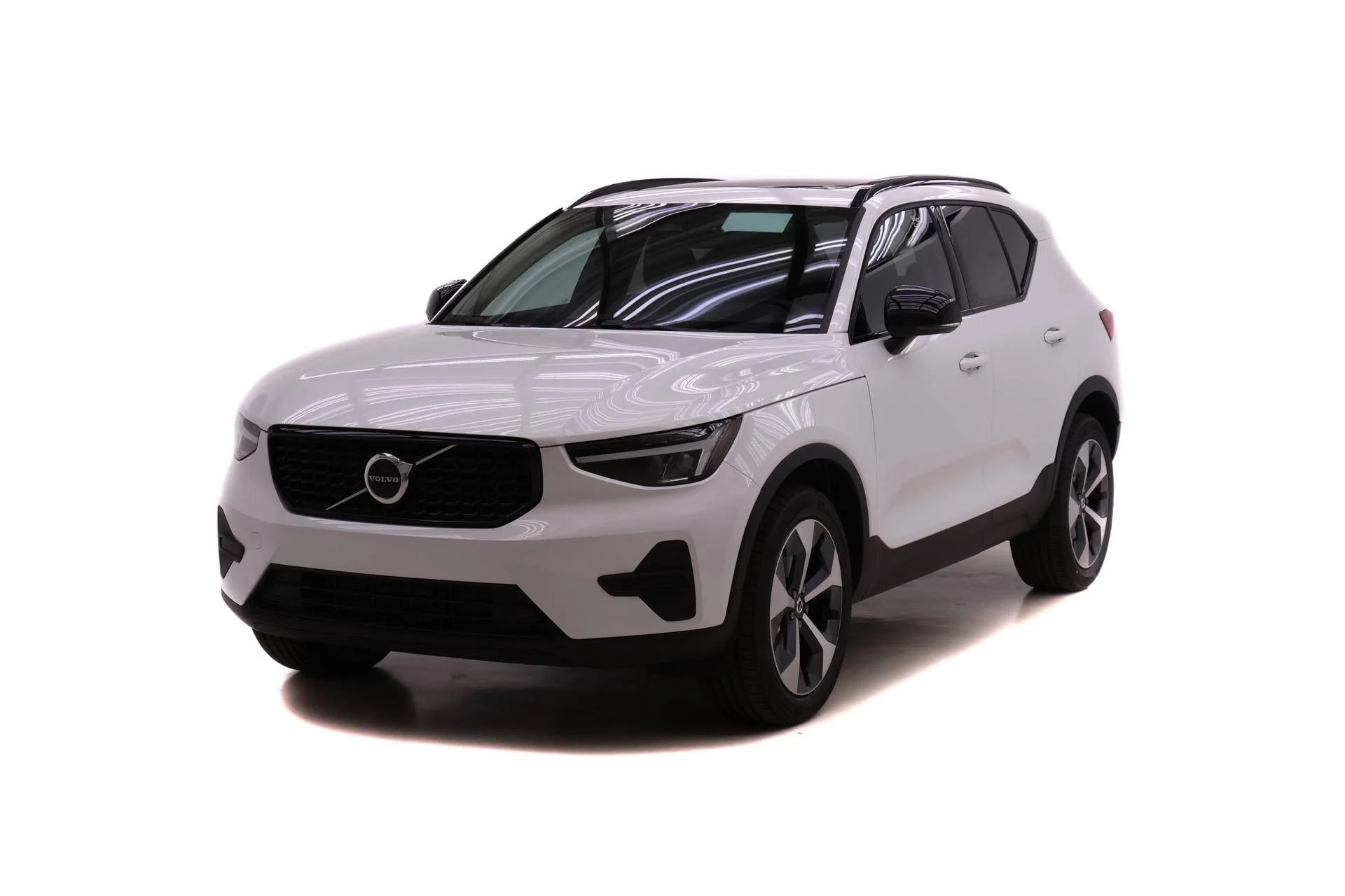 2026 Volvo XC40 B5 Core Dark AWD's photo