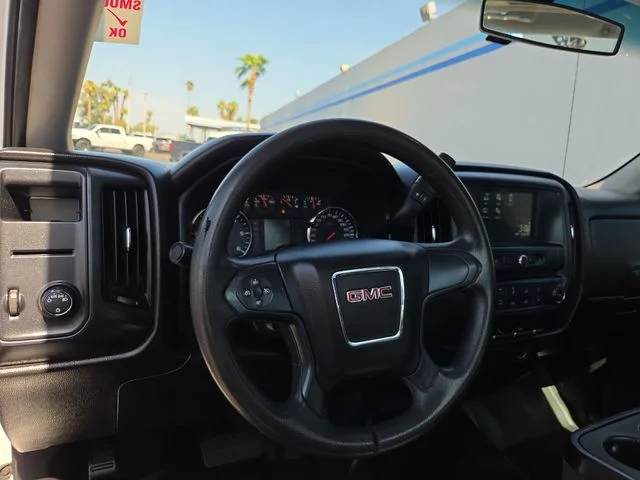 Used 2018 White GMC Base image 9