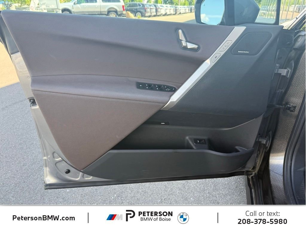 Used 2024 Gray BMW xDrive50 image 15