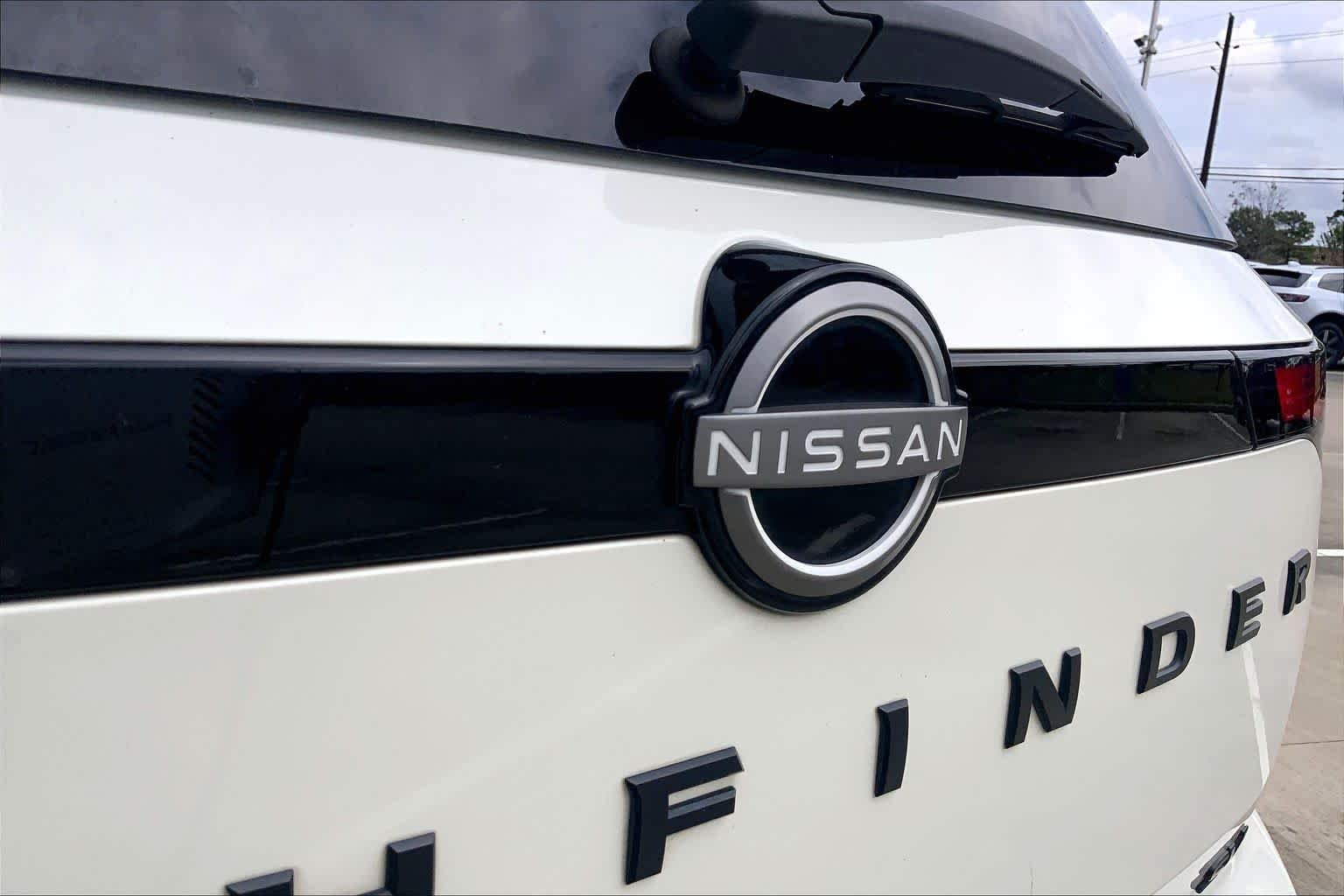 Used 2024 Pearl White Tricoat Nissan SV image 30